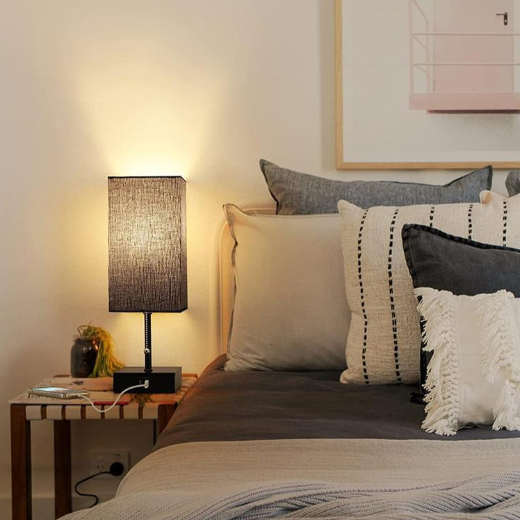 Moderne Rechteckige Nachttischlampe mit USB-Ladefunktion