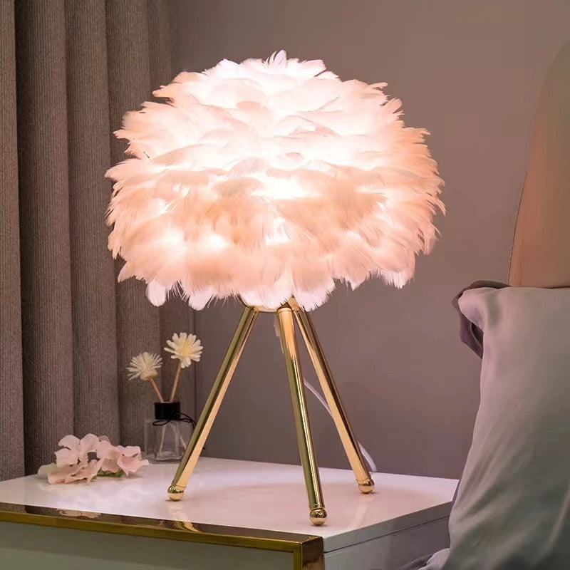 Tischlampe mit Schwanenfedern