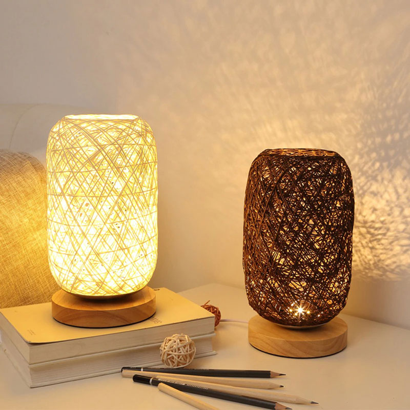 Rattan und Holz-Tischlampe