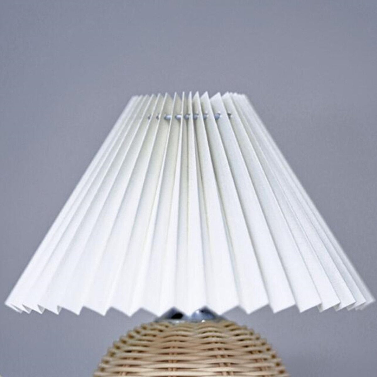 Rattan-gefaltete Tischlampe