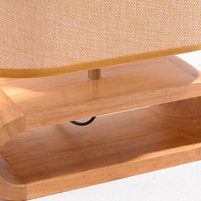 Nordische Nachttischlampe aus Holz