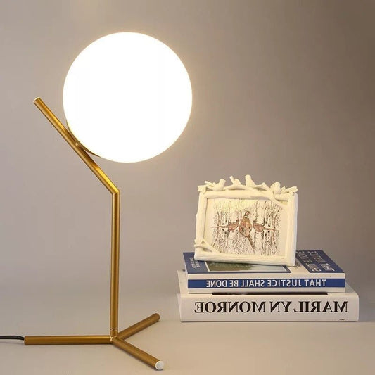Design-Glasball Tischlampe