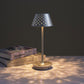 Wiederaufladbare Design Tischlampe mit gerichtetem Lampenschirm
