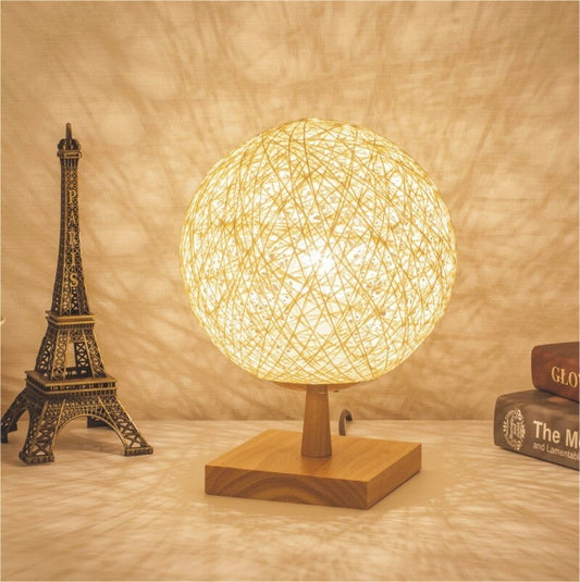 Rattan Tischlampe mit Holzfuß