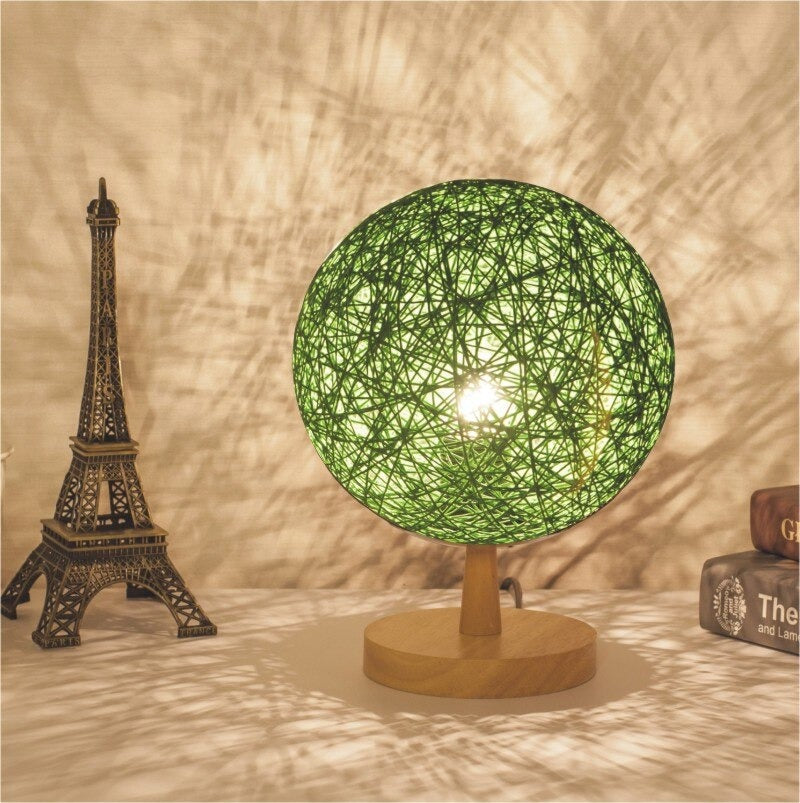 Rattan Tischlampe mit Holzfuß